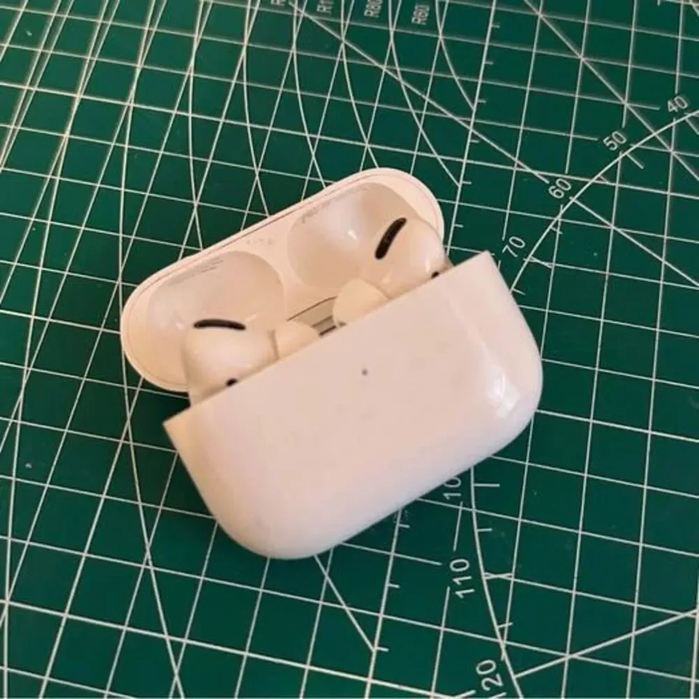 Apple AirPods Pro with MagSafe Wireless Charging Case - White